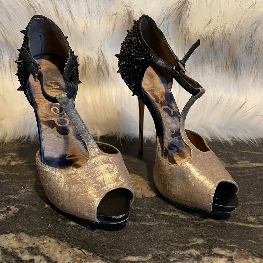 Sam Edleman Scarlett Gold and Black spiked heel
